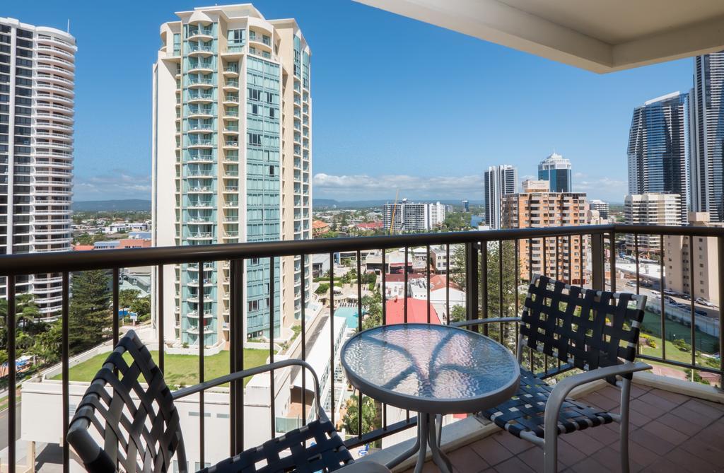 Aloha Apartments Surfers Paradise Room photo