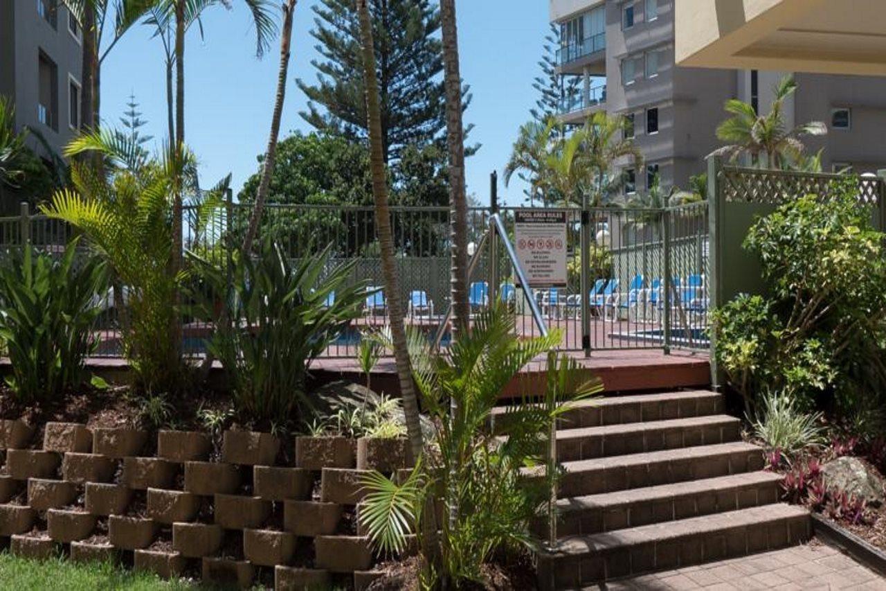 Aloha Apartments Surfers Paradise Exterior photo