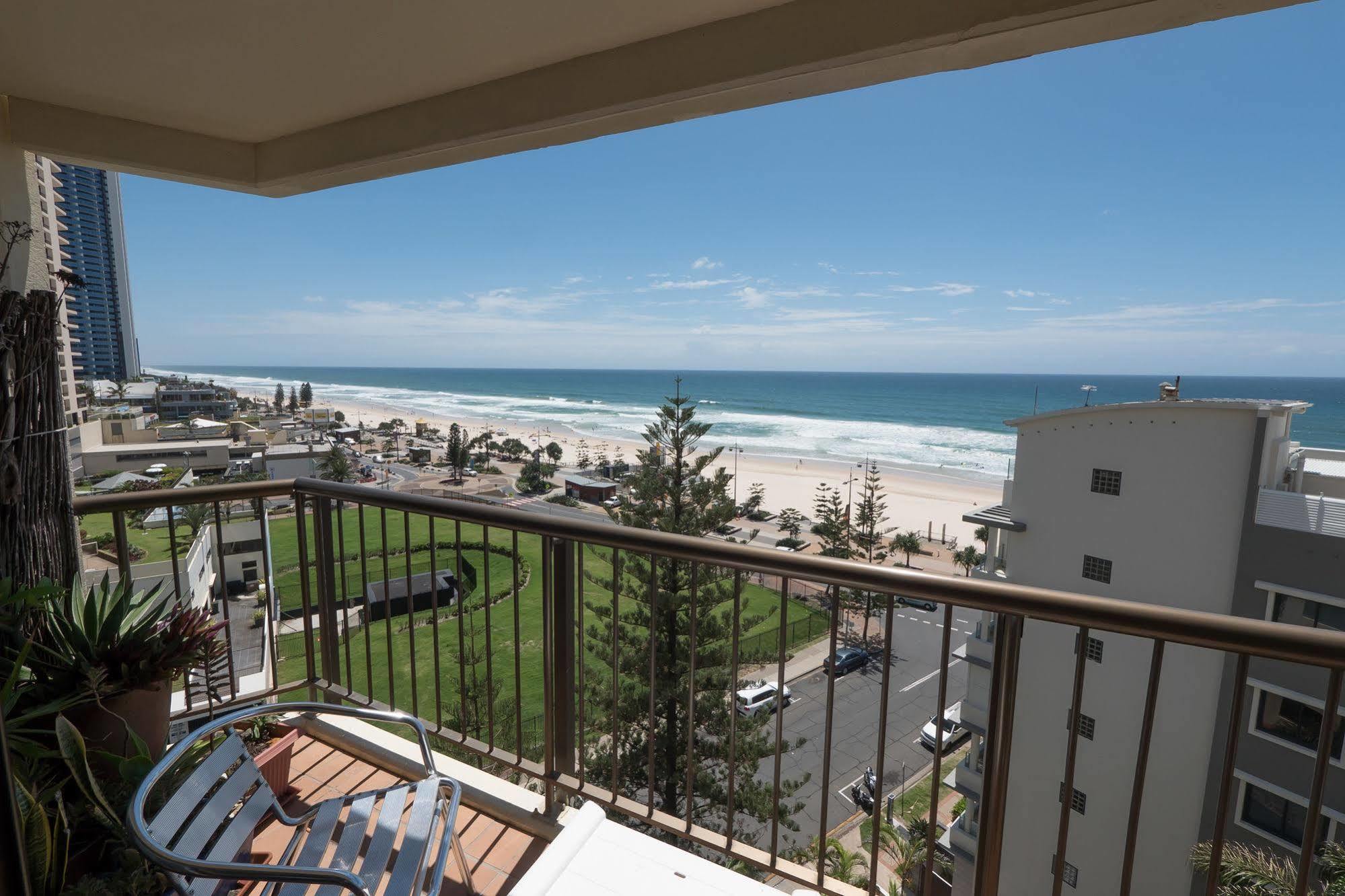 Aloha Apartments Surfers Paradise Exterior photo